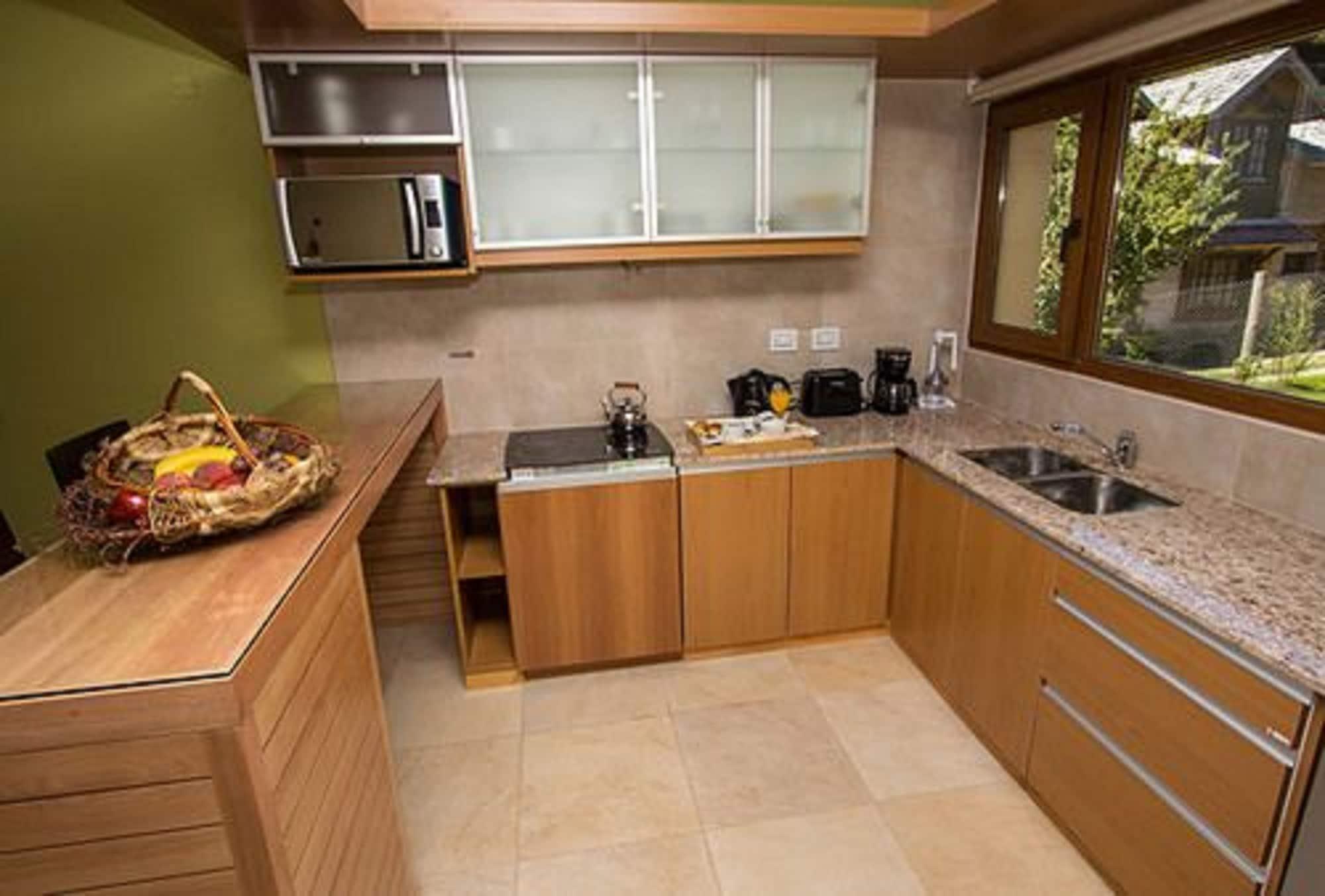 Los Robles Apart & Spa Bariloche Zewnętrze zdjęcie