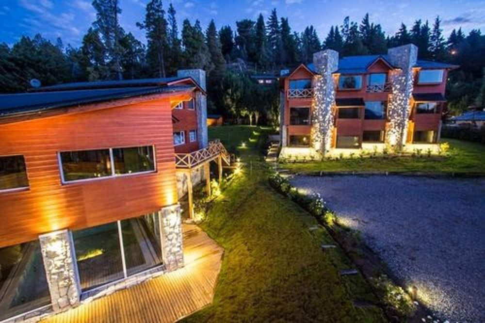 Los Robles Apart & Spa Bariloche Zewnętrze zdjęcie