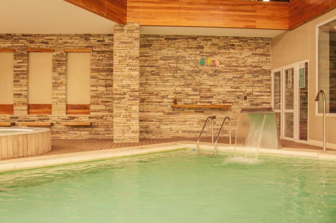 Los Robles Apart & Spa Bariloche Zewnętrze zdjęcie