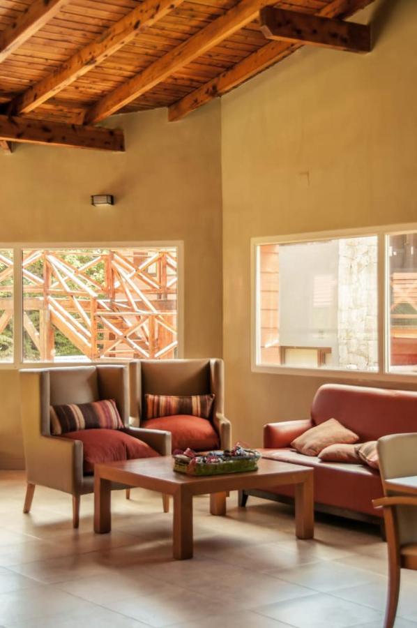 Los Robles Apart & Spa Bariloche Zewnętrze zdjęcie