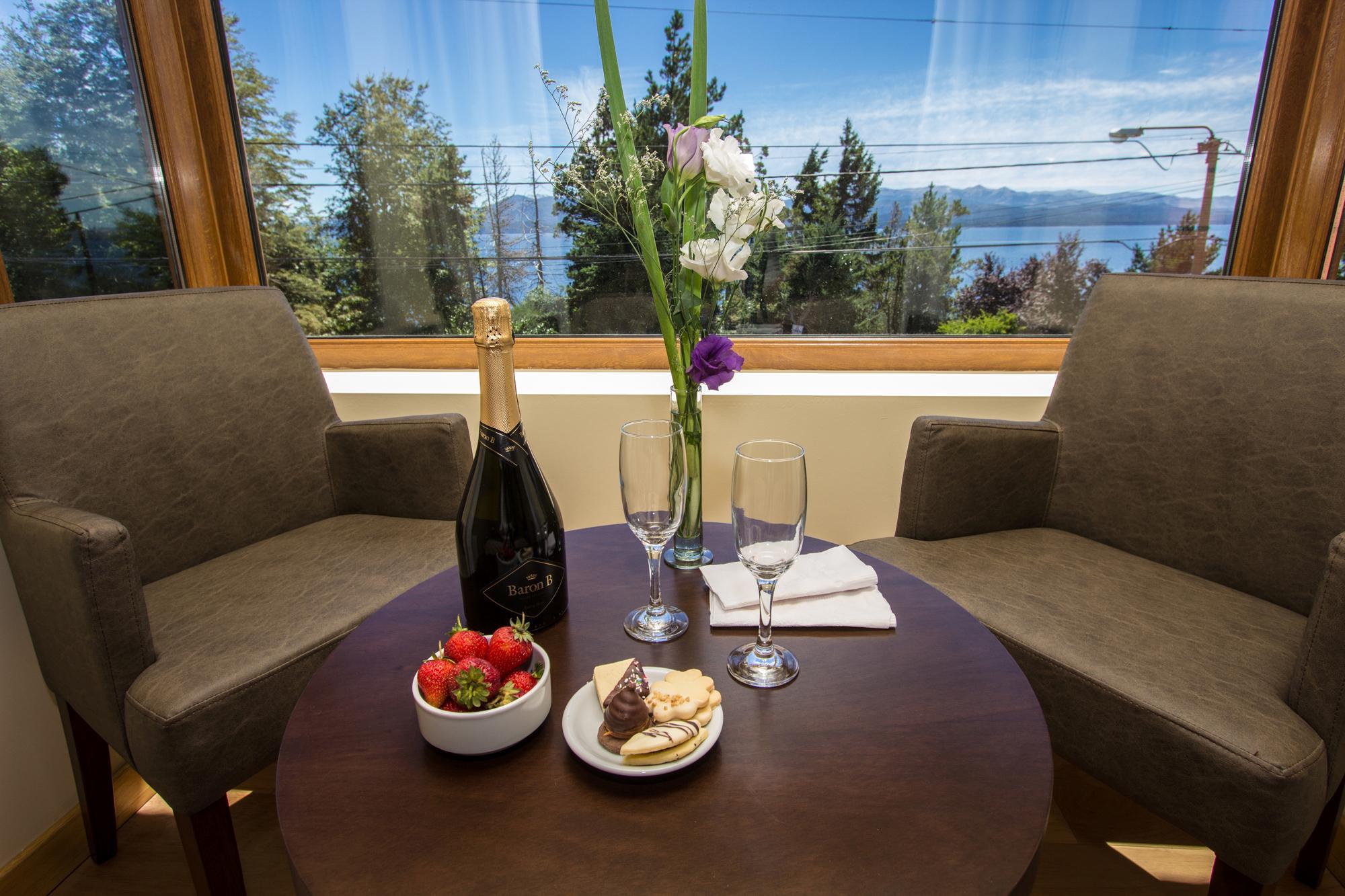 Los Robles Apart & Spa Bariloche Zewnętrze zdjęcie